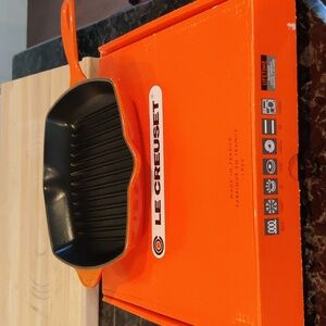 EUC Le Creuset 10.25" Flame Grill Pan